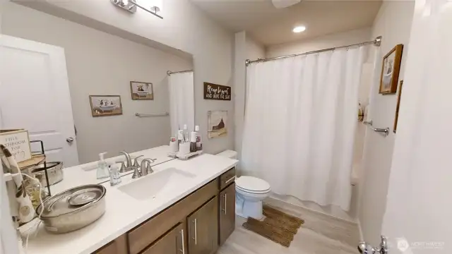 Full bathroom upstairs.