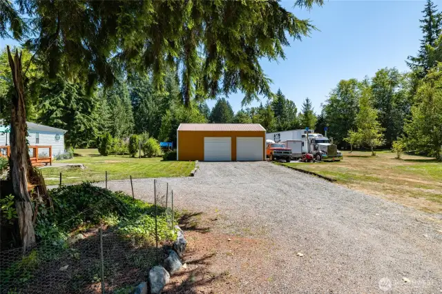 Circular driveway makes navigating any vehicle a breeze.