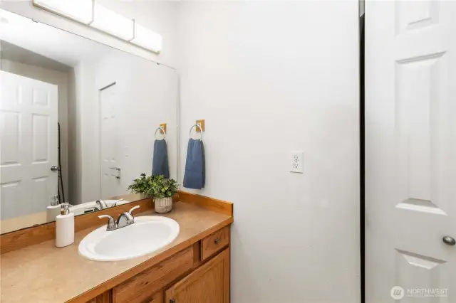 1/2 bathroom