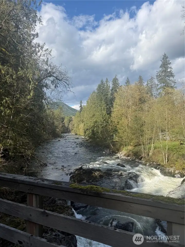 Canyon Falls Community creek