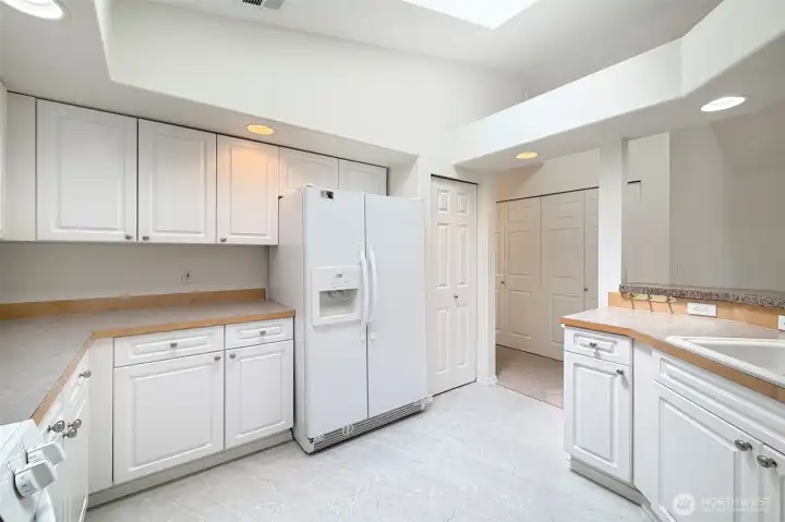 Bright skylights!