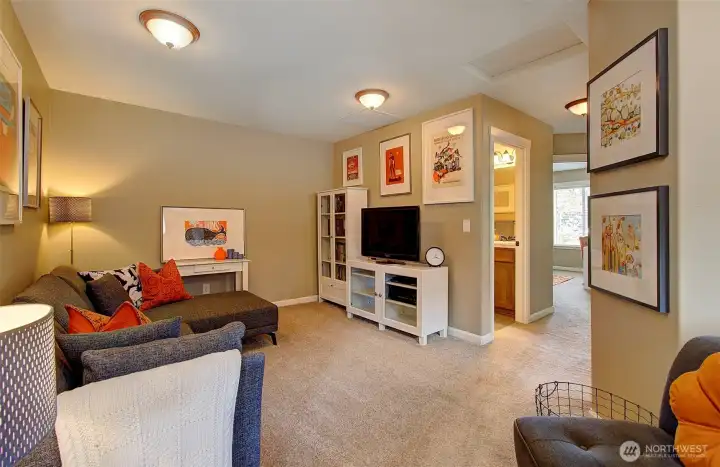Upper Level Loft/TV Room