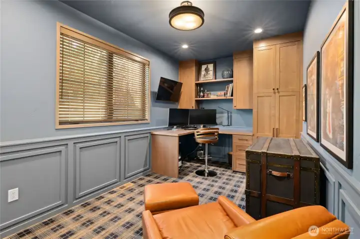 Office on main