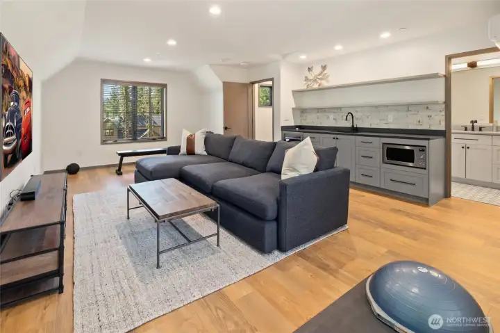 Upstairs Bonus Room with bath