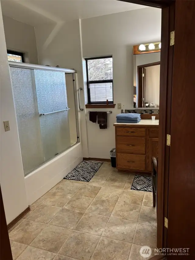 Primary bath 2