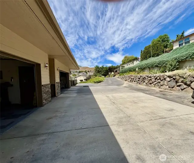 Asphalt and concrete driveway/parking