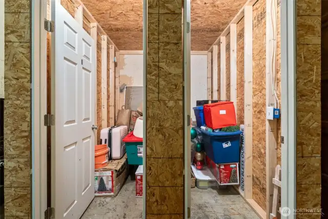 Storage lockers