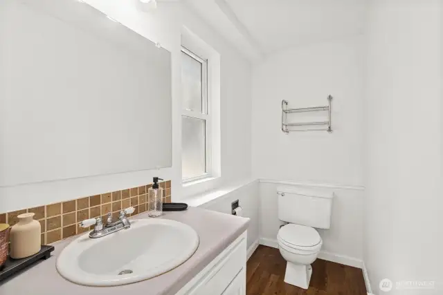Lower unit (B)