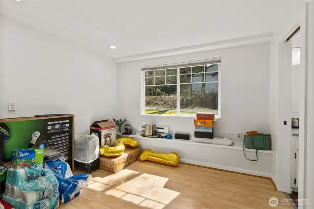 Lower unit (B)