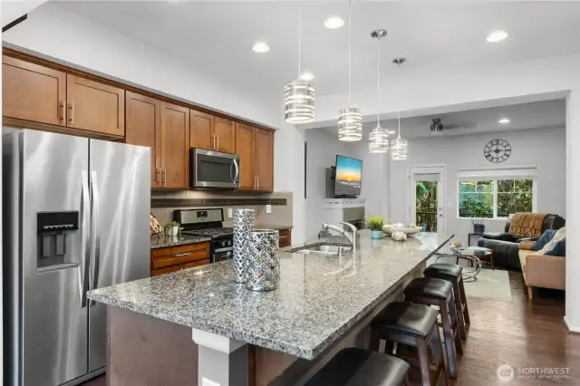 Functional open floor plan - great for entertaining!