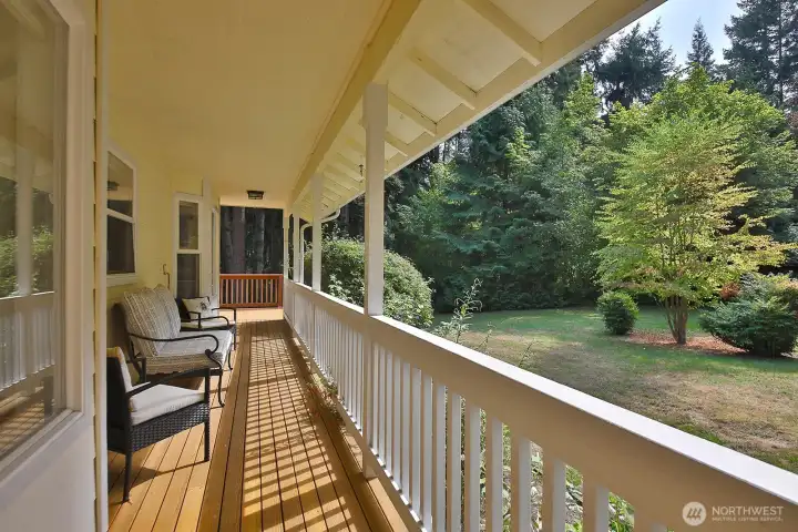 A quiet peaceful spot to sip your morning coffee/tea or favorite evening beverage.
