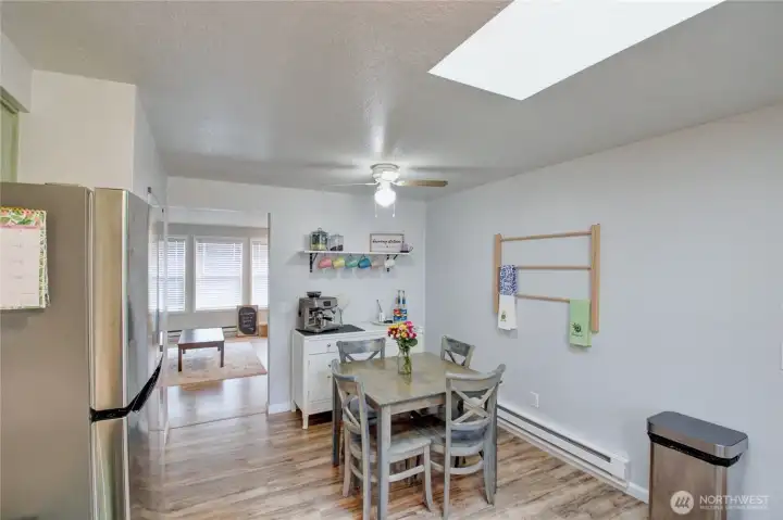 dining area w/ coffee bar