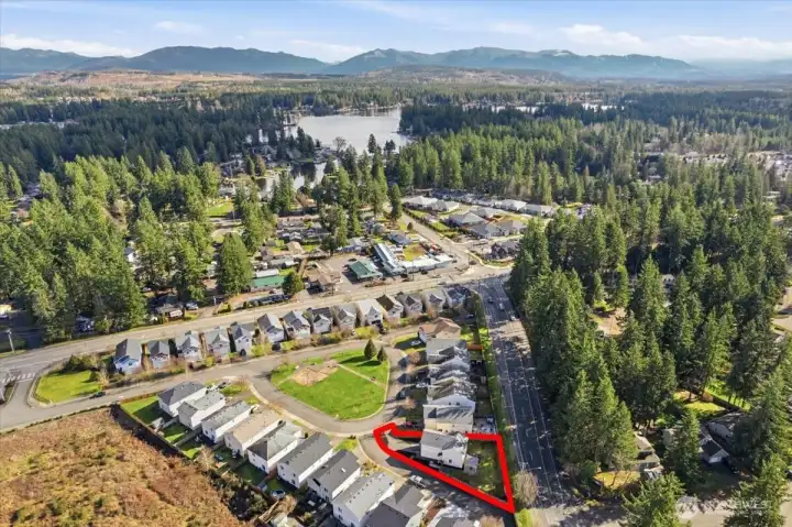 Short 1 mile walk to Lake Sawyer Public Boat launch and access. Enjoy Lake amenities close by