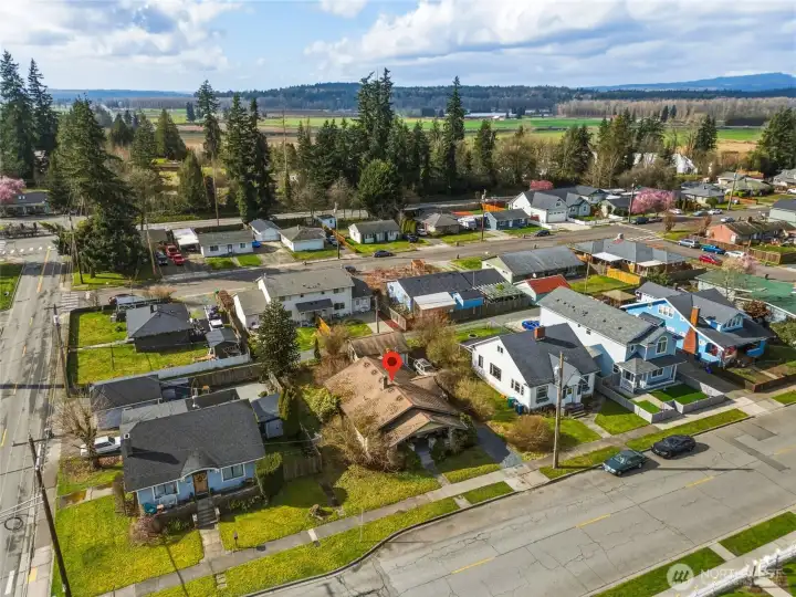 An ideal location within a quiet, established downtown Arlington neighborhood - walking distance to downtown.