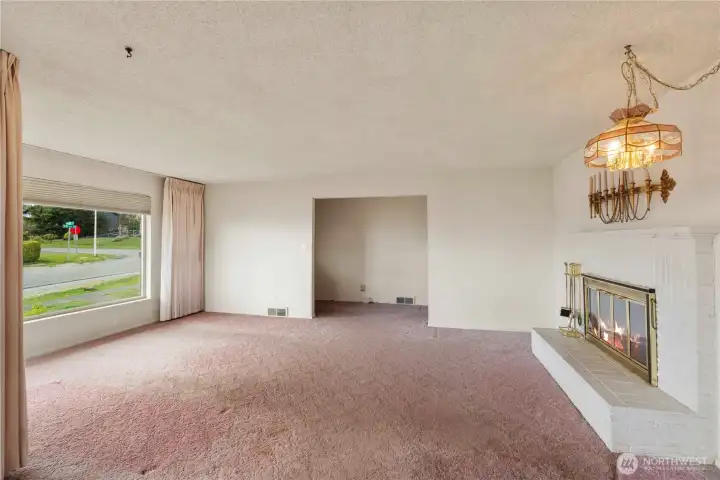 Living room tons of space