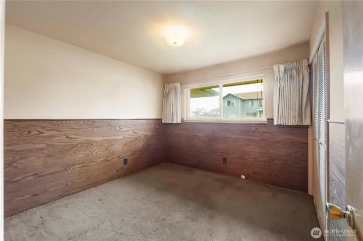 Bedroom #1 (Main floor)