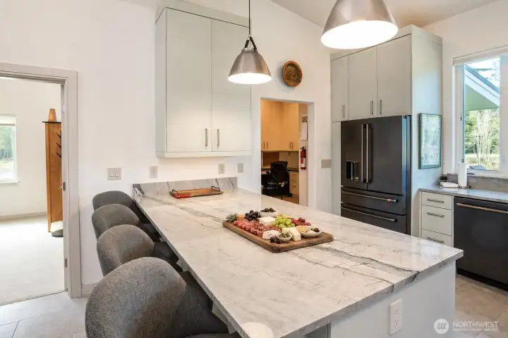 Main Home w/ Eat-In Kitchen