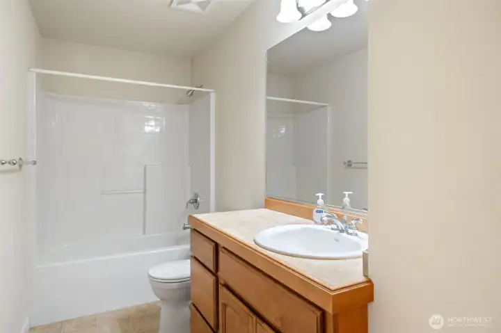 Main Floor Guest Bath