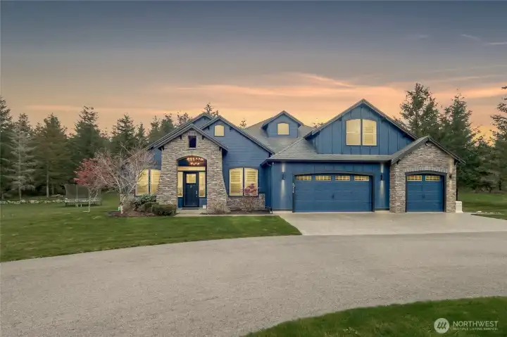 Amazing 4 bedroom home in Estates at Sugarloaf Mountain