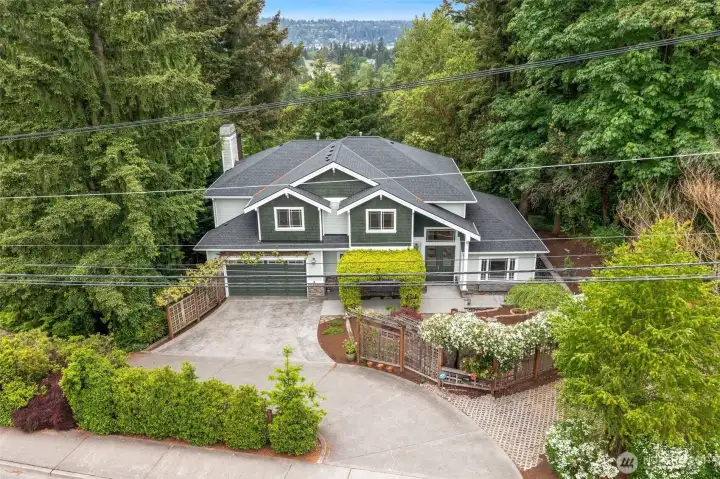 Welcome Home to this gorgeous  one of a kind custom built in.  Was designed by a custom builder for themselves.