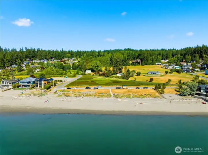 Robinson Beach on Mutiny Bay