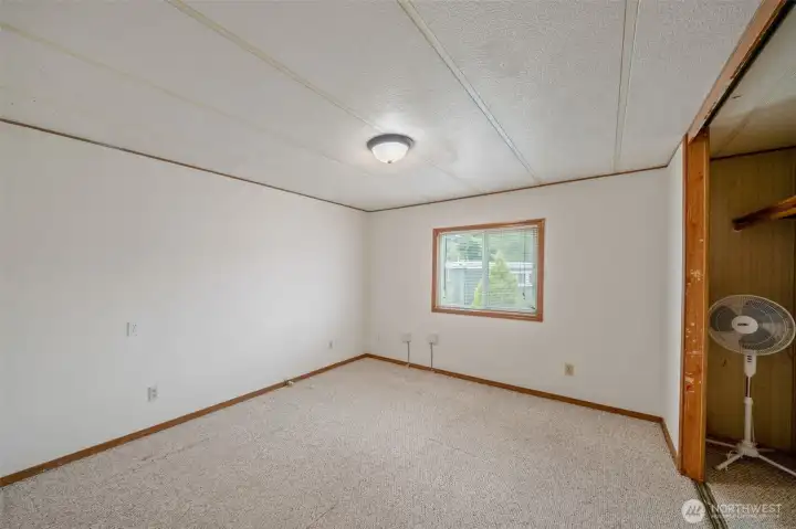 Large 2nd bedroom with closet Large 2nd bedroom with closet