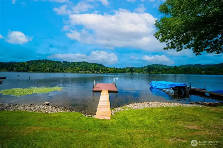 Community access dock and swim area. Community access dock and swim area.
