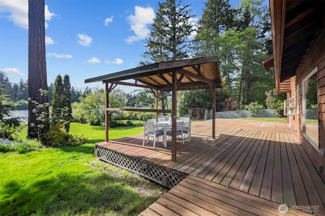 Summer parties are the most fun with water activities, huge deck with covered area, lawn games, firepit, and other outdoor recreation!