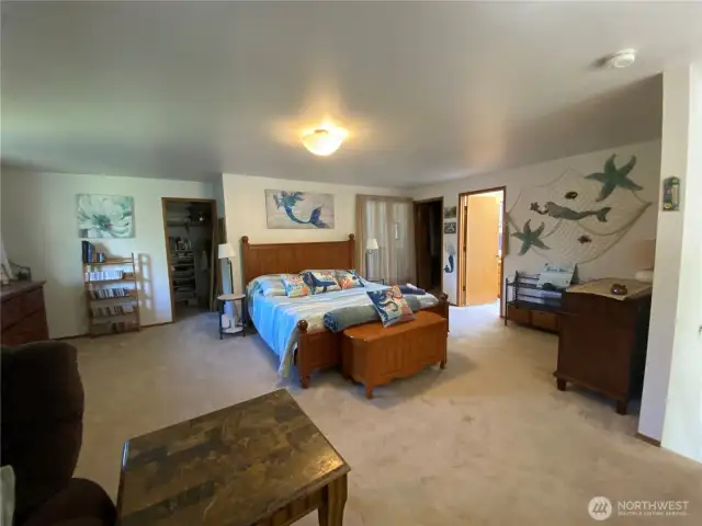 3/4 bath to the right