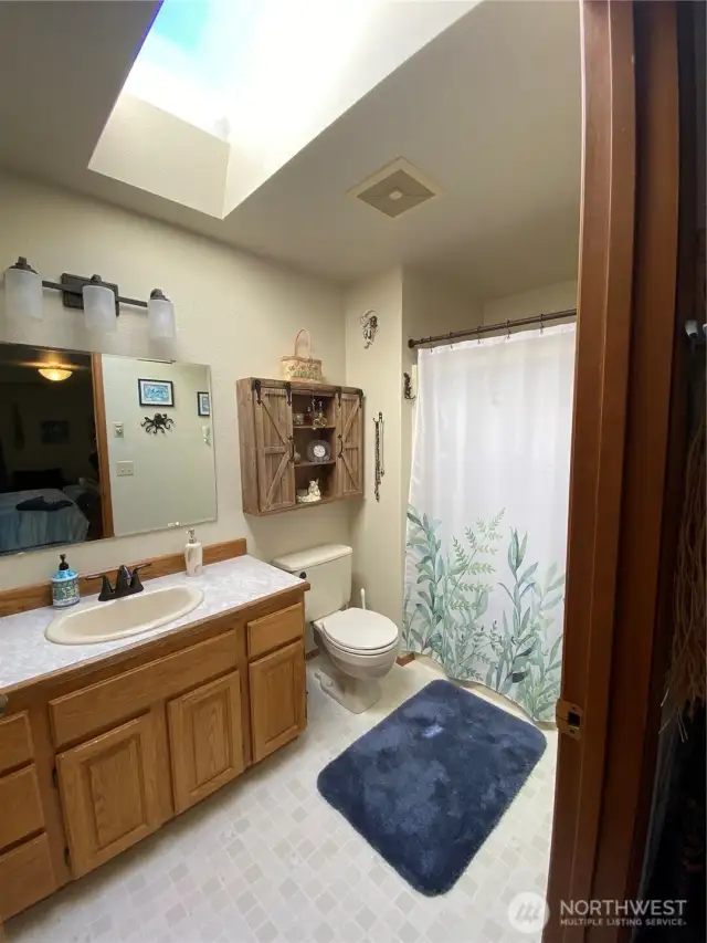 upstairs 3/4 bath