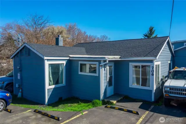3 bed, 1 bath, main home