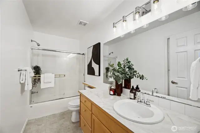 Full upstairs bathroom. Such a large space!