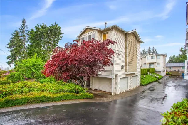 Quiet and well established complex.   Homes rarely go for sale at the High Point Villa.
