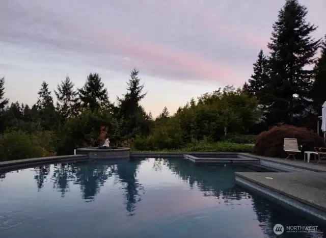 A dusk photo picture