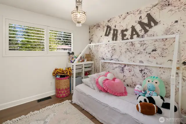 2nd Bedroom (upstairs)