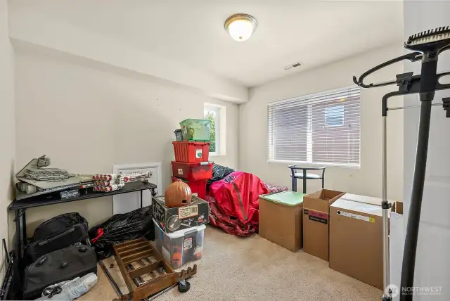 Bedroom 2 (2nd floor)