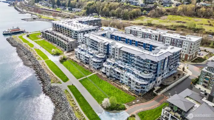 Point Ruston offers recreational opportunities such as a path that extends to downtown Tacoma in one direction along waterfront and Point Defiance and Dune Park in the other