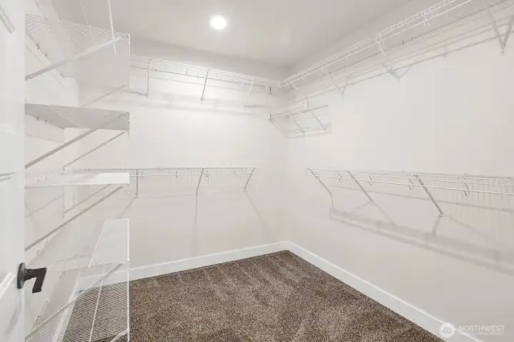 The only problem with this closet? It might cost you more money—you’ll need to buy more clothes just to fill it up! ??