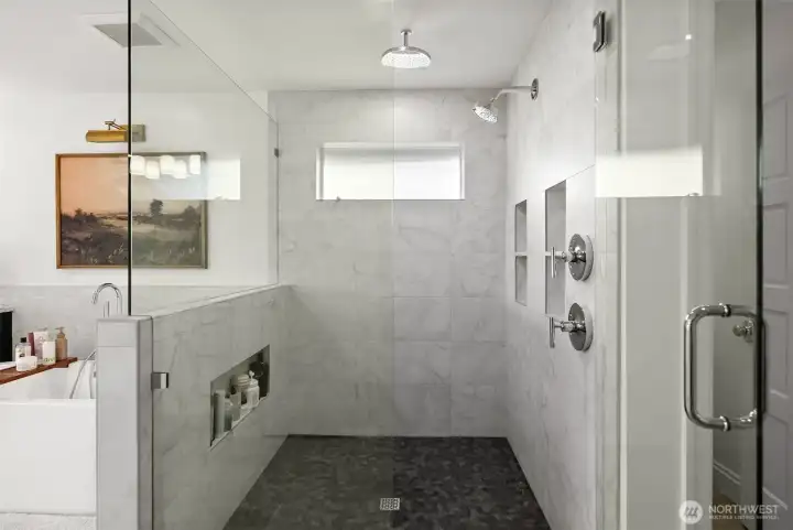 Plenty of niche storage for all your products!