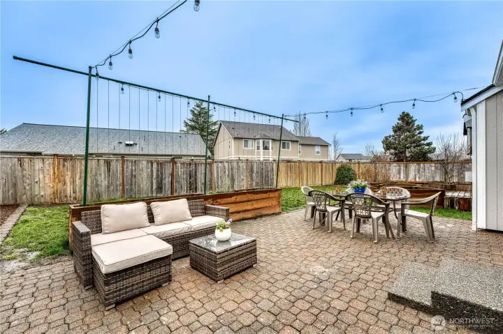 Patio & deck with raised bed planters