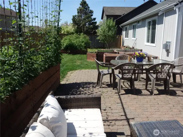 Patio & Deck with Raised Bed Planters