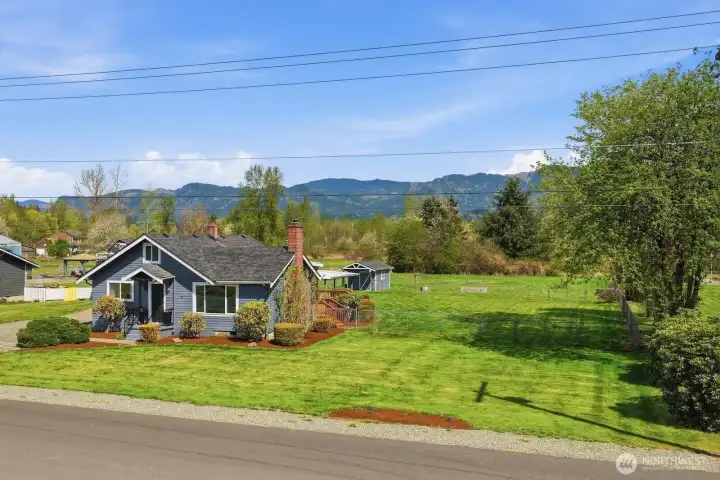 The property’s depth and open layout offer a rare "blank canvas" opportunity to add an ADU, shop extension, or professional landscaping.