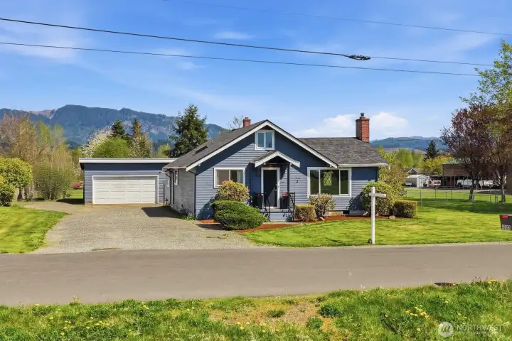 This perspective shows just how tucked away and private the home feels, despite being only two minutes from the amenities of downtown Enumclaw.