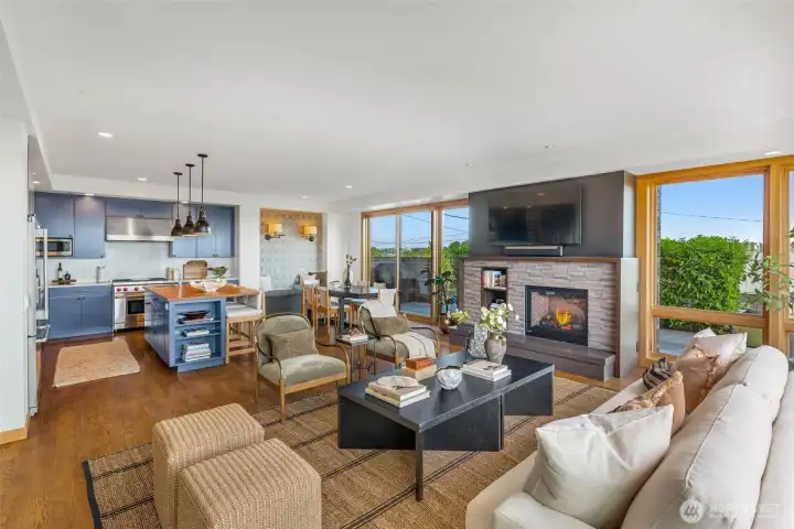 Beautiful White Oak hardwood floors
