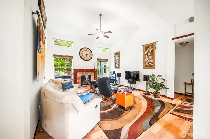 Living room with extra tall 16' celings.