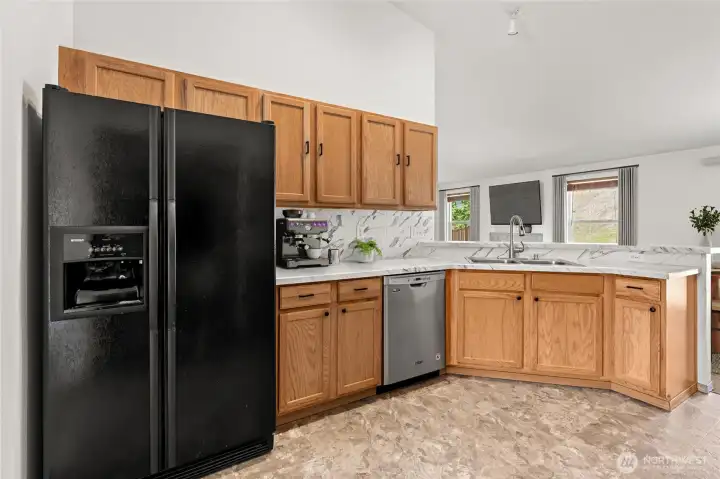 Kitchen (digitally staged)
