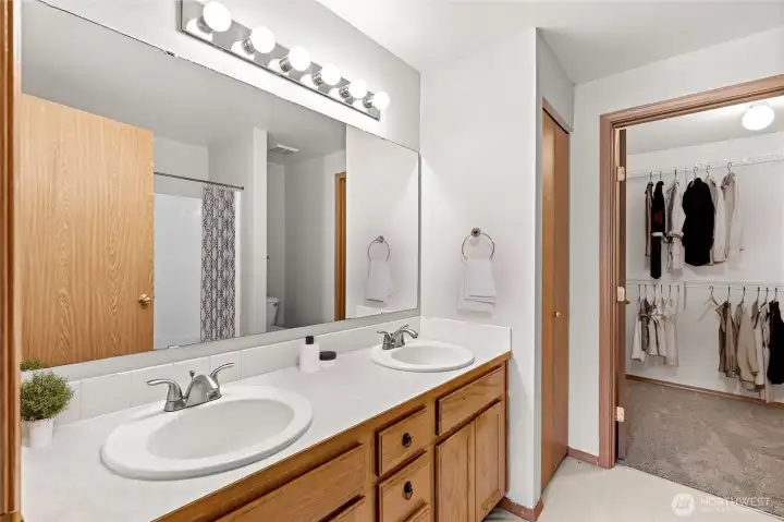 Primary Ensuite (digitally staged)