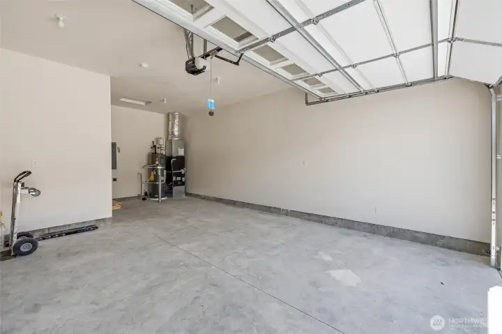 Oversized garage. Oversized garage.