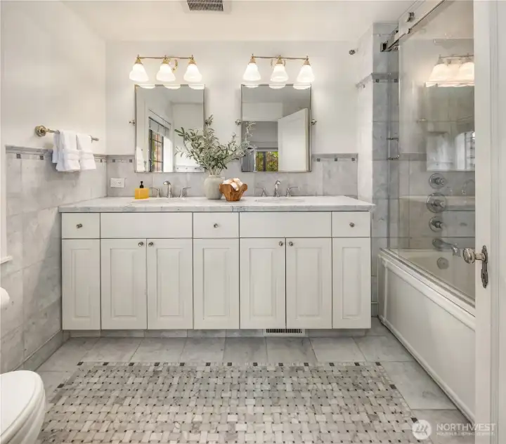 Priimary bathroom. Priimary bathroom.