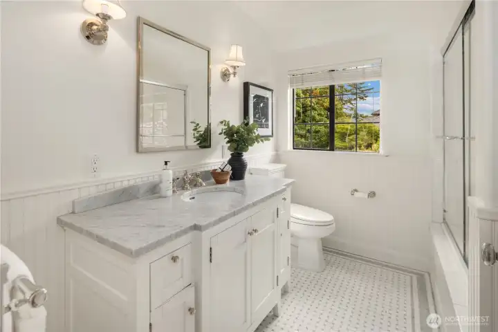 Bathroom seriving the other 3 bbedrooms. Bathroom seriving the other 3 bbedrooms.